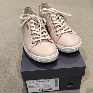 Ecco Women's Rose Dust Sneakers Size 39